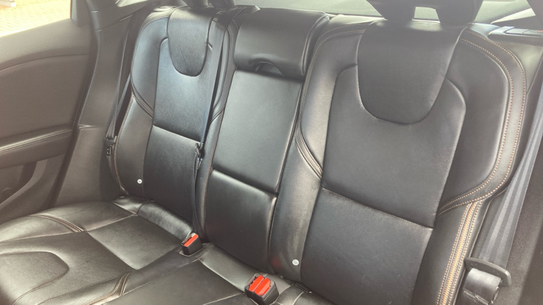 Volvo V40 T3 [152] Cross Country Pro 5dr Geartronic Petrol Hatchback